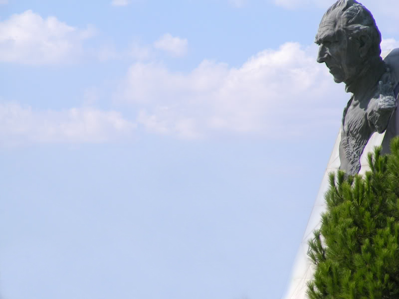 3-MONUMENTOADONJUANVCTOROCHOA